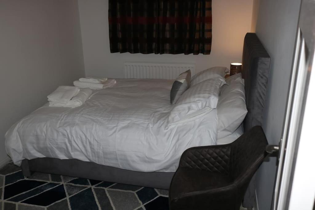 Entire -4 Bedrooms Detached House With Driveway Nottingham Eksteriør bilde