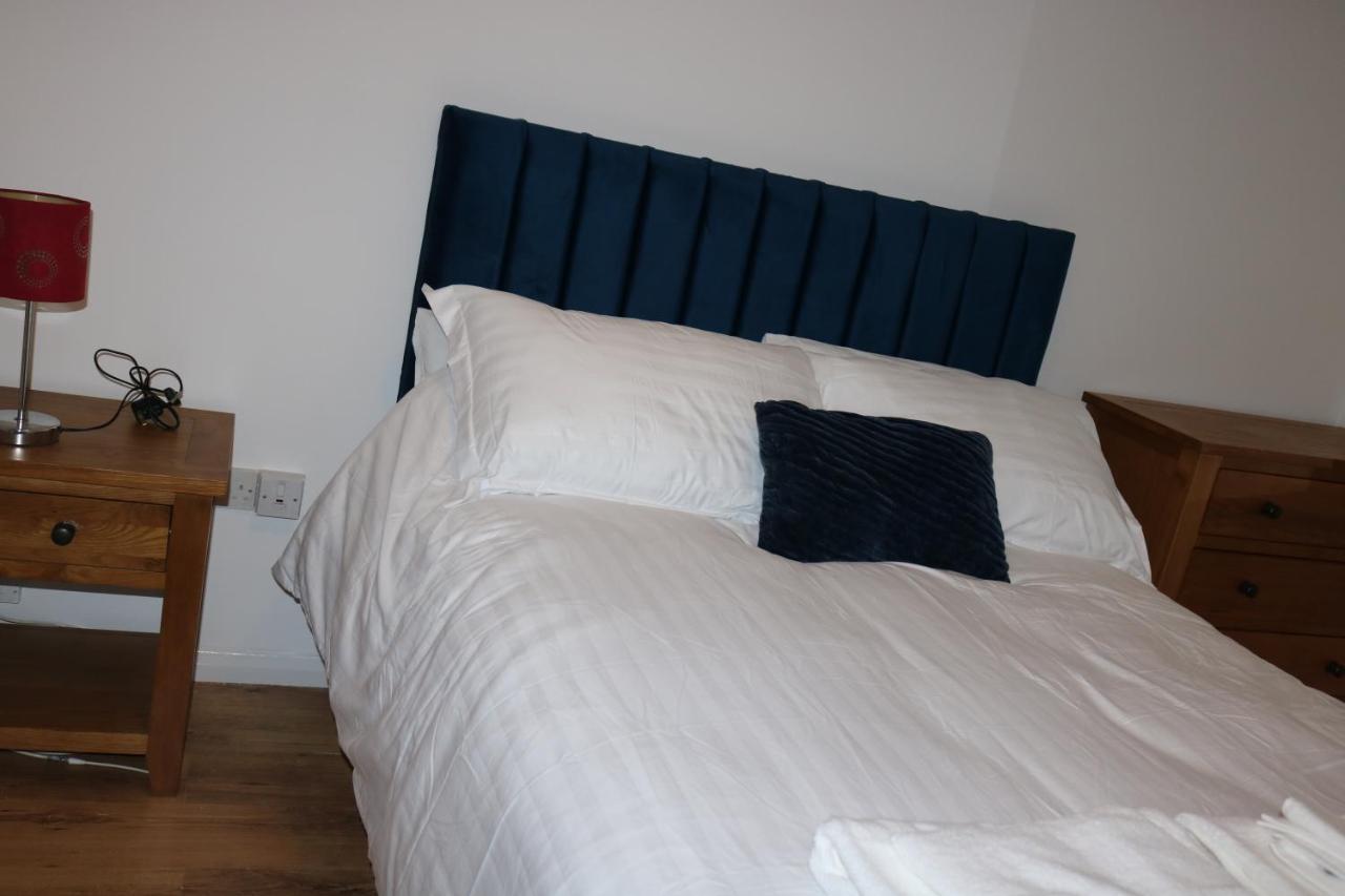 Entire -4 Bedrooms Detached House With Driveway Nottingham Eksteriør bilde