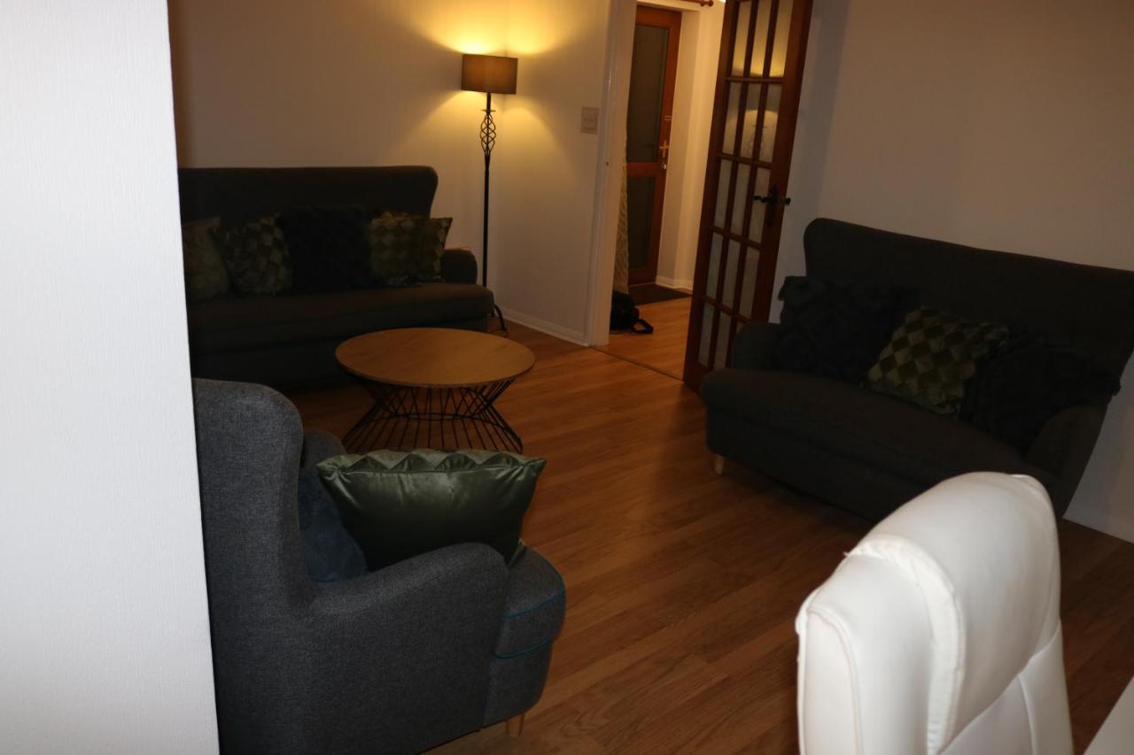 Entire -4 Bedrooms Detached House With Driveway Nottingham Eksteriør bilde