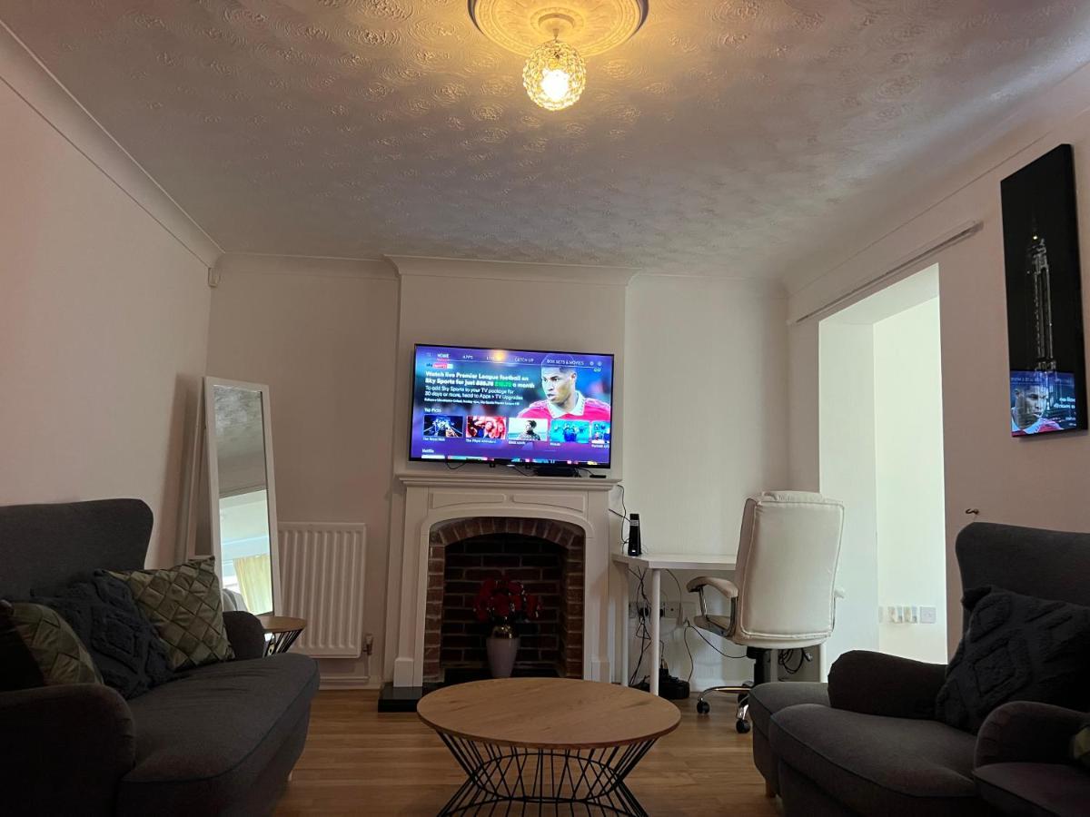 Entire -4 Bedrooms Detached House With Driveway Nottingham Eksteriør bilde