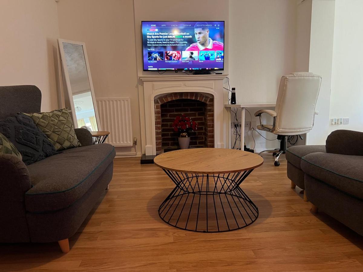 Entire -4 Bedrooms Detached House With Driveway Nottingham Eksteriør bilde
