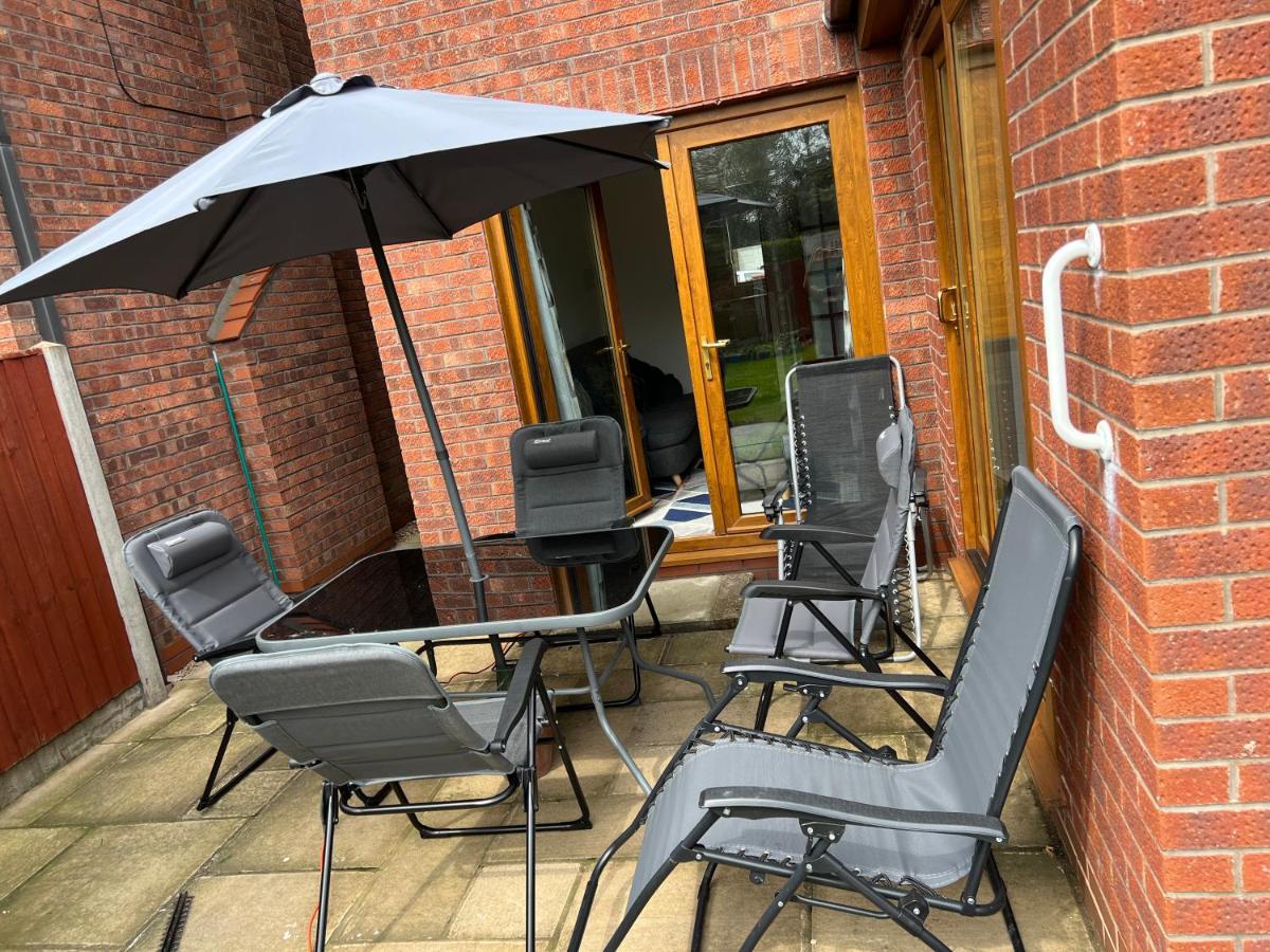 Entire -4 Bedrooms Detached House With Driveway Nottingham Eksteriør bilde